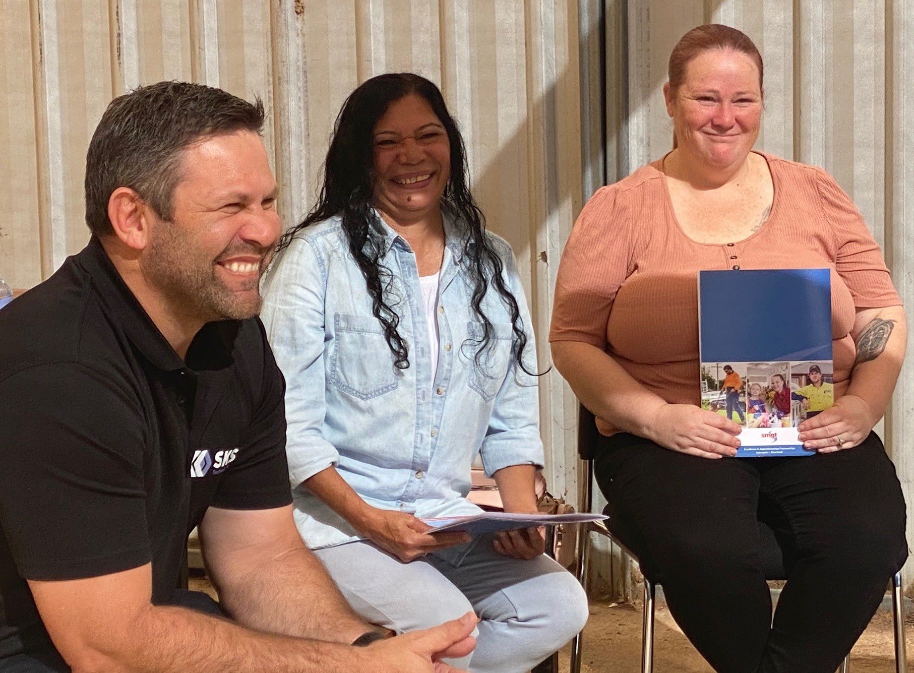 Chris Johnson shares personal experiences with participants Tracey and Regina at the Ready, Set, Go! program in Mildura.